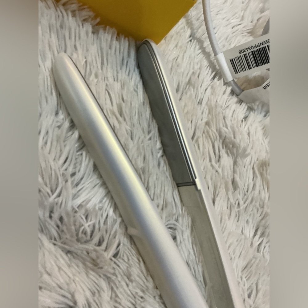 Drybar Reserve Vibrating Styling Iron 1″ – Professional Flat Iron - Picture 8 of 12